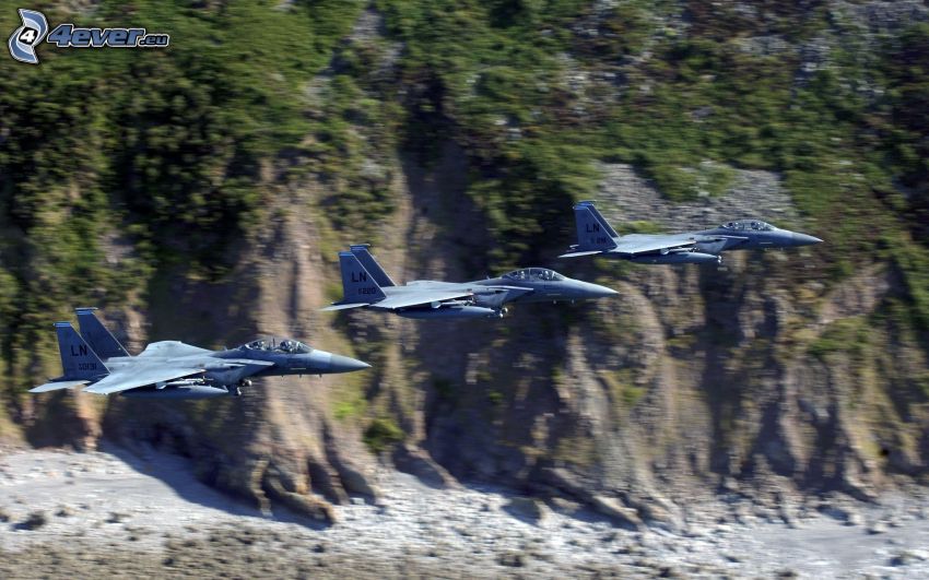 Squadron F-15 Eagle, scogliera