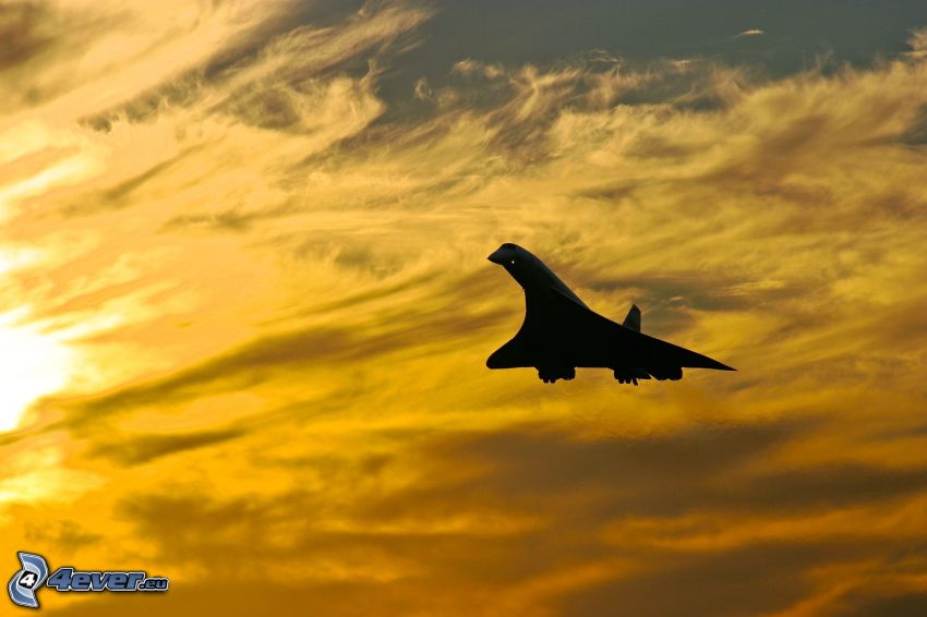 Concorde, cielo arancione