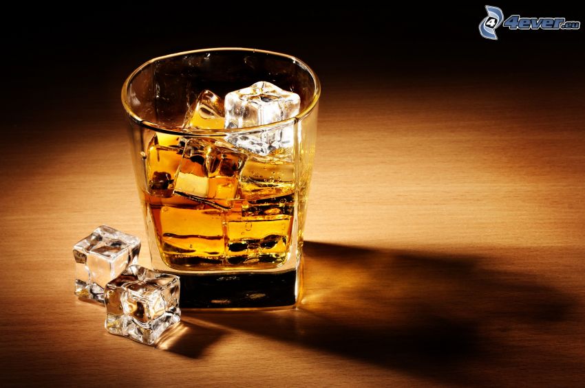 whisky con ghiaccio