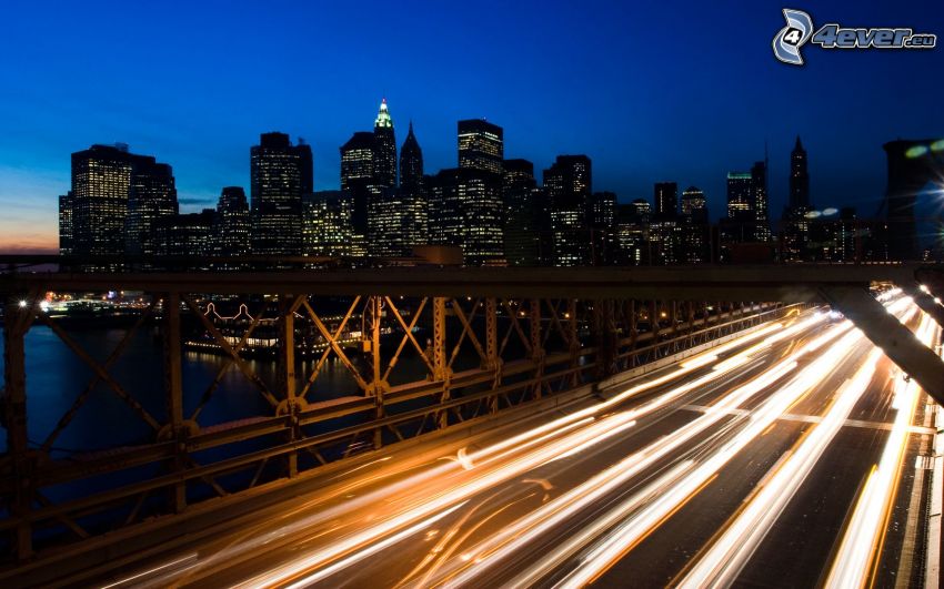 autostrada di sera, Brooklyn Bridge, grattacieli, Manhattan, città notturno