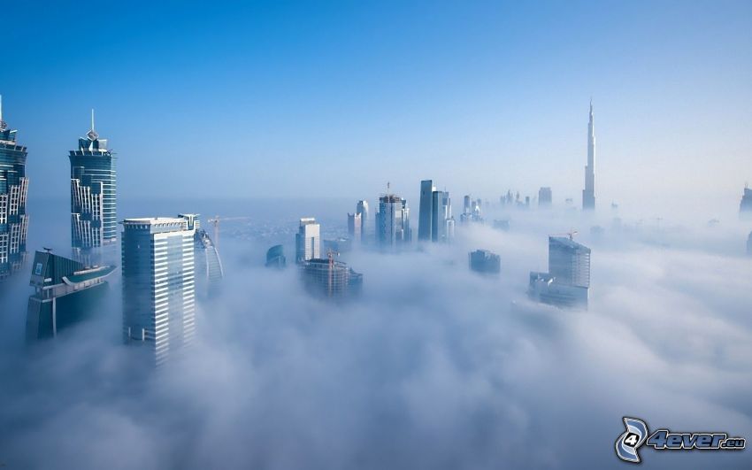 Dubai, grattacieli, nebbia a pochi centimetri dal terreno, inversione termica, Burj Khalifa
