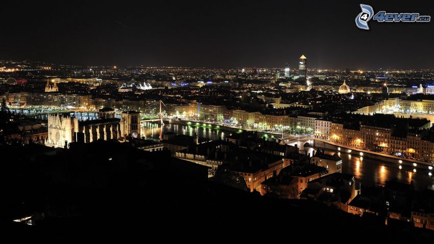 Lyon, città notturno