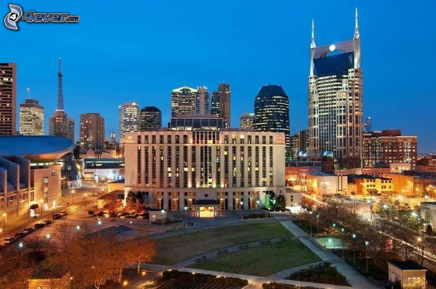 Nashville, città di sera, grattacielo