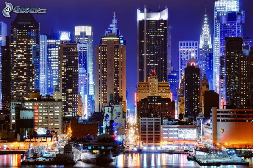 New York durante la notte, grattacieli