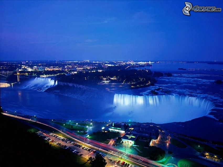 Cascate del Niagara di notte, laghi