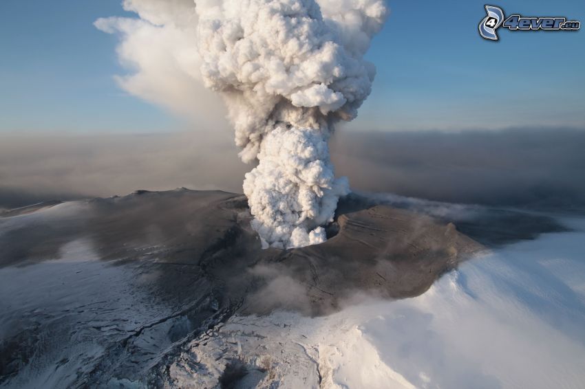 eruzione del vulcano, neve