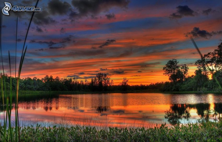 lago, dopo il tramonto