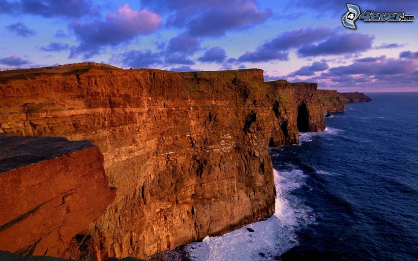 costa rocciosa Irlandese, mare
