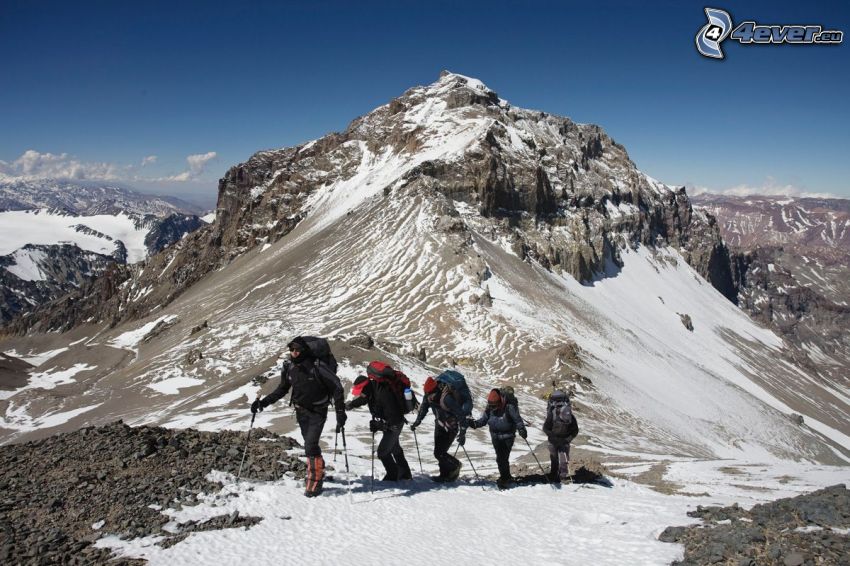 Aconcagua, montagna rocciosa, turisti