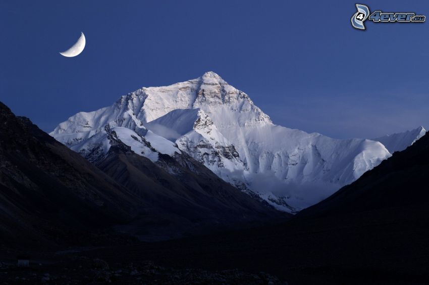 Everest, montagna innevata, Luna