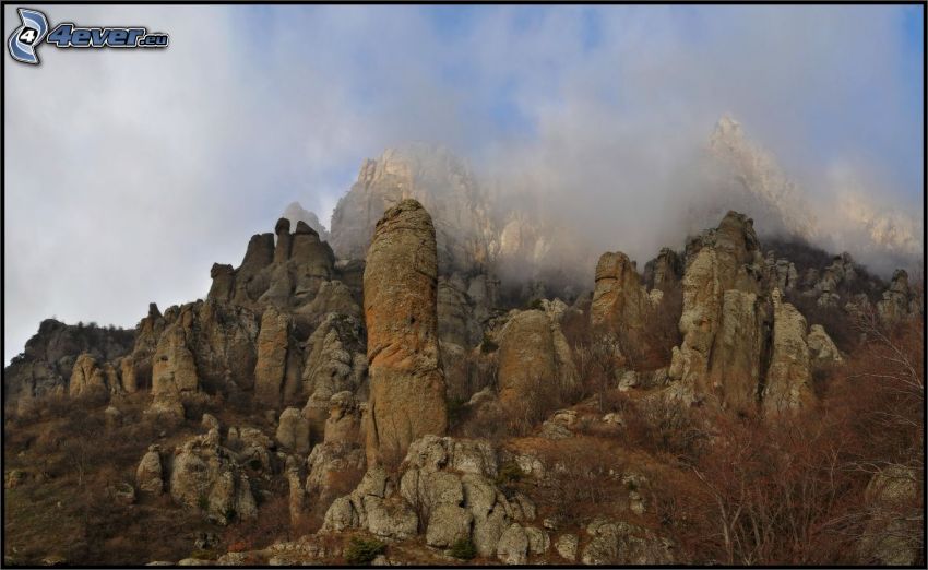 montagne rocciose, nebbia