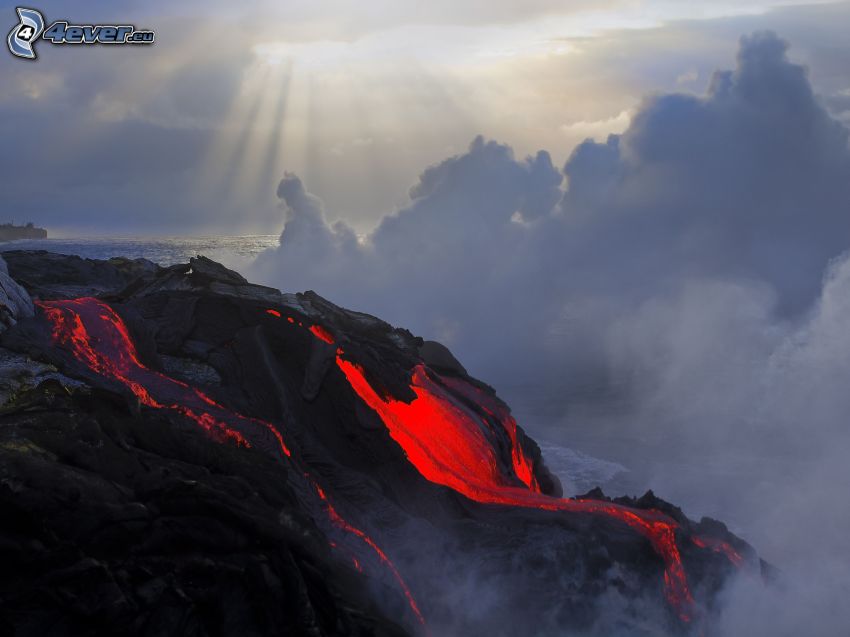 vulcano, lava, nuvole, raggi del sole