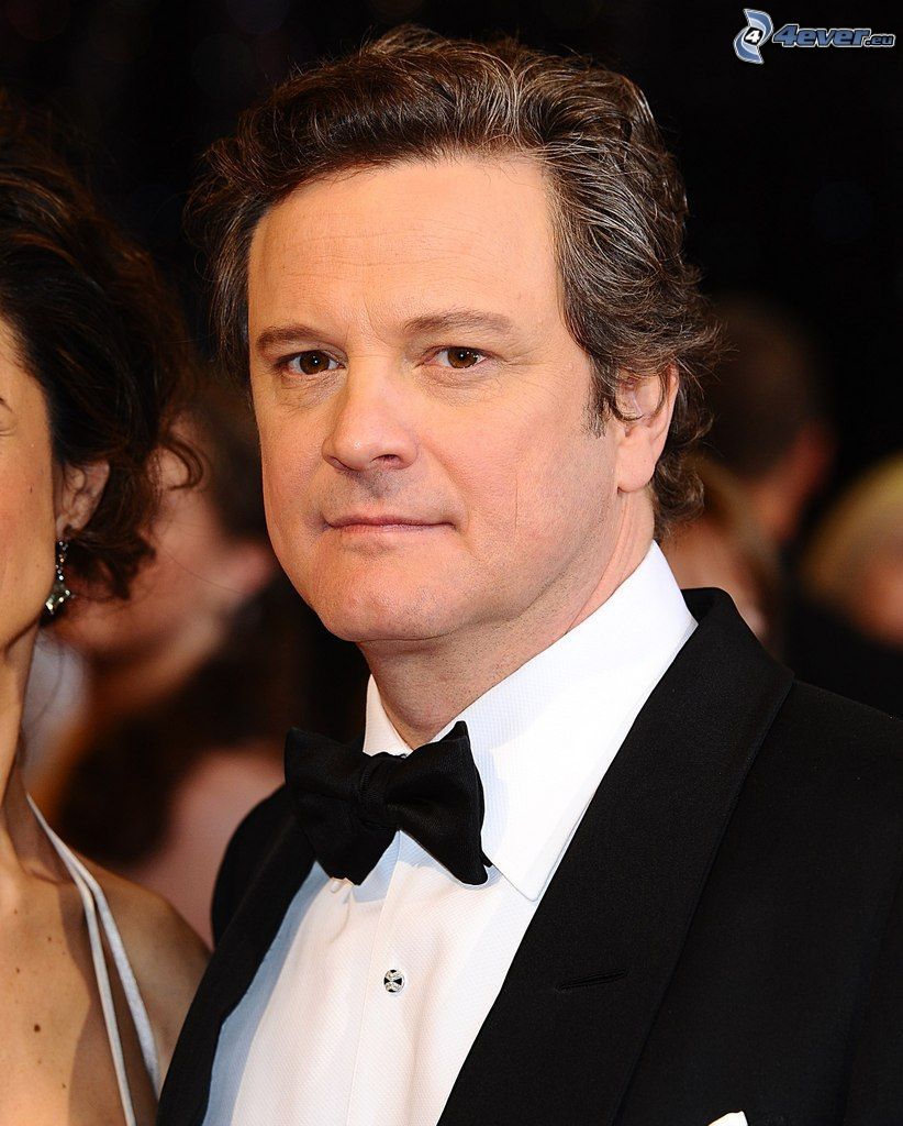 Colin Firth, uomo in abito, cravatta a farfalla