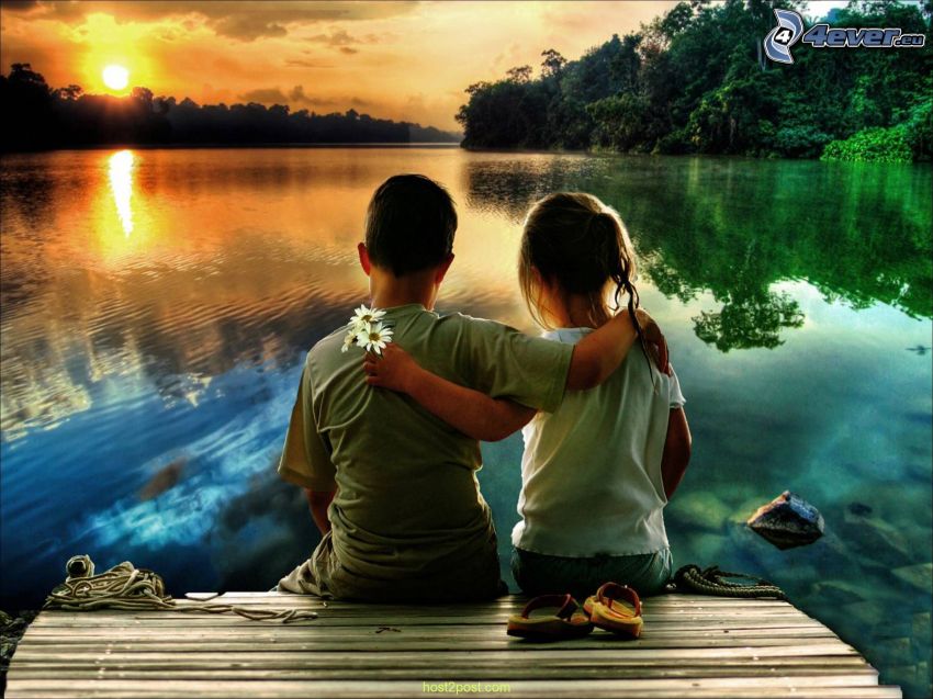 bambini, abbraccio, lago, tramonto