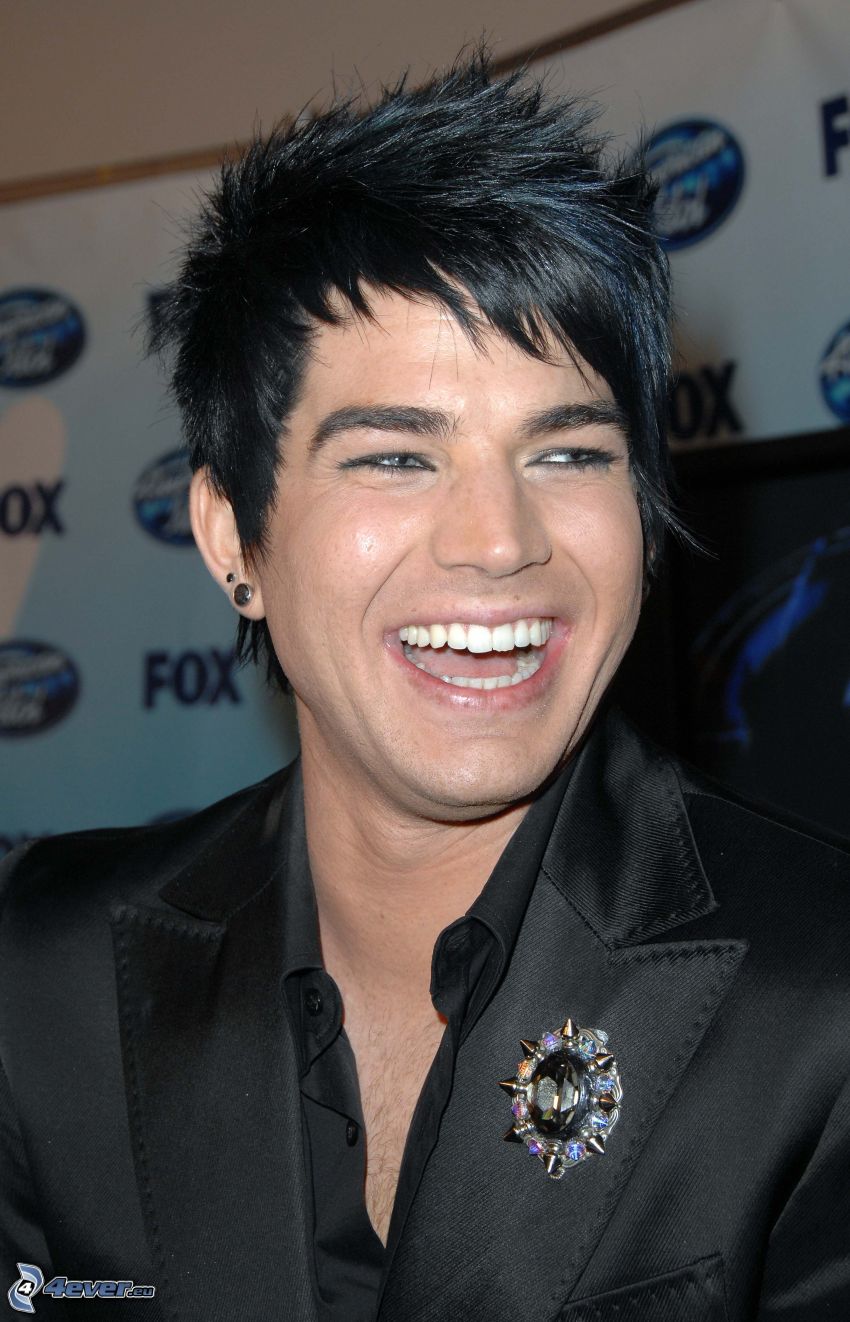 Adam Lambert, sorriso