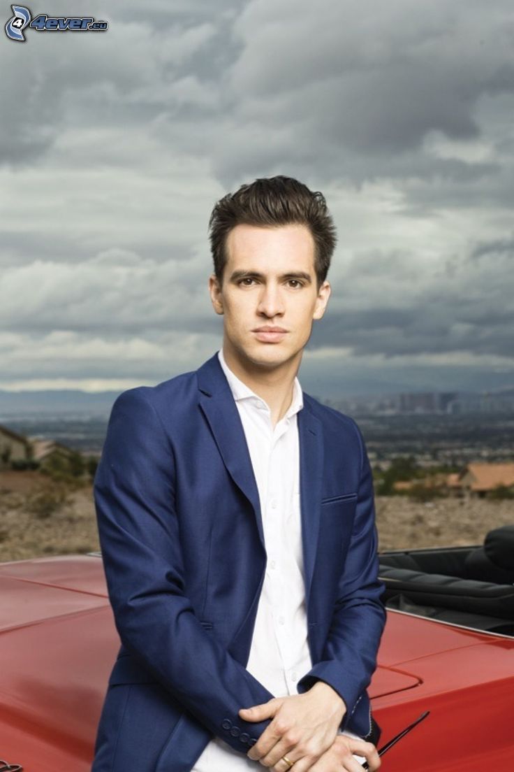 Brendon Urie, giacca