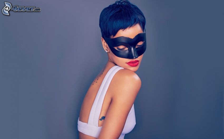 Rihanna, mascherina