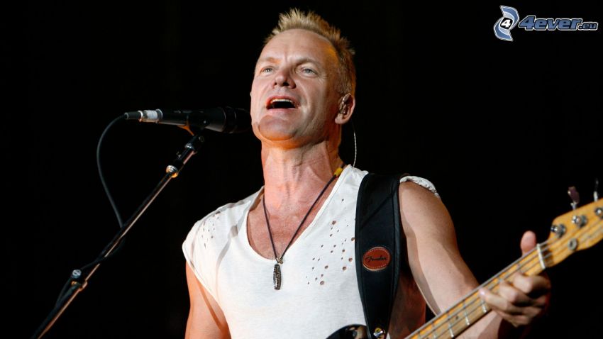 Sting, suonare la chitarra, canto