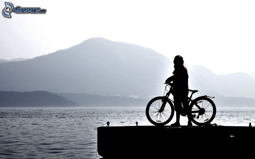 donna ciclista, silhouette, montagna, lago