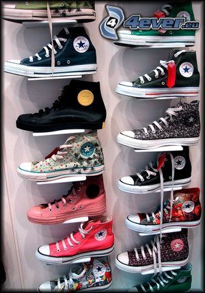 Converse, sneakers colorate, scarpe, negozio