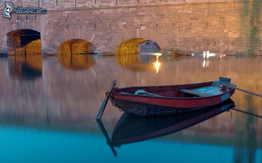 barca sul fiume, ponte di pietra