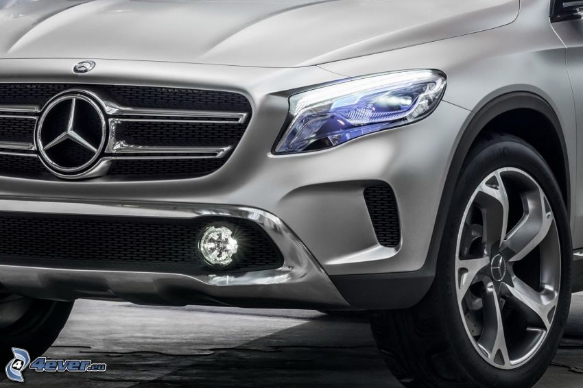 Mercedes-Benz GLA, hűtőrács, reflektor, kerék