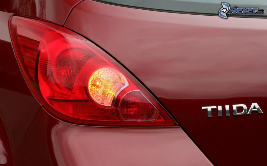 Nissan Tiida, reflektor