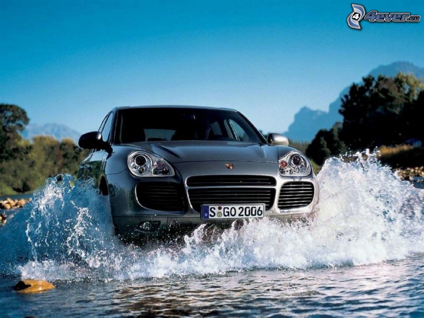 Porsche Cayenne, SUV, víz, fröccsenés