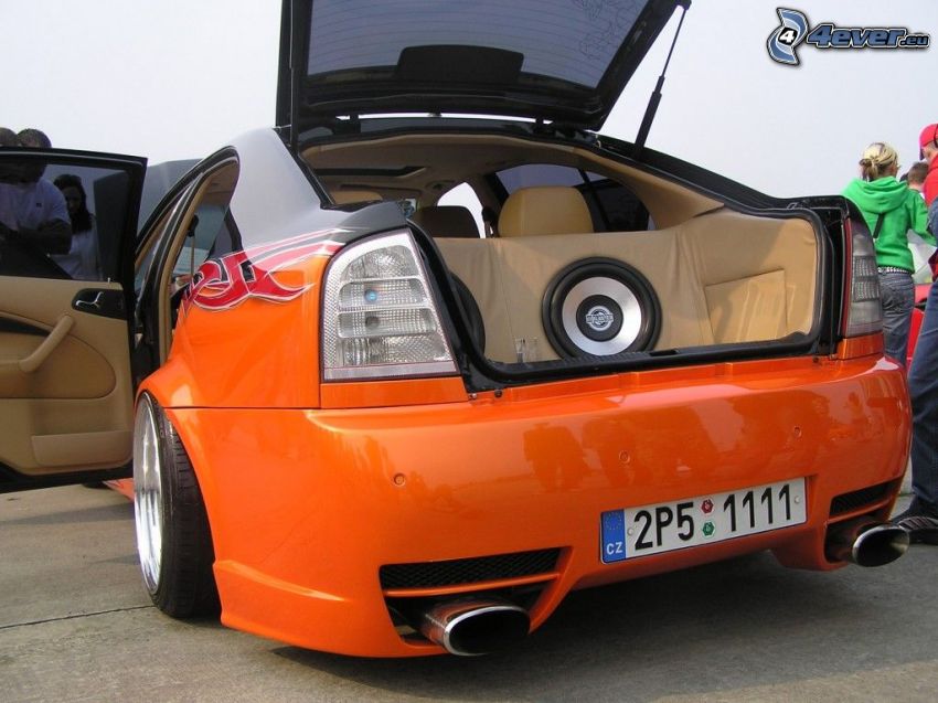 Škoda Octavia, tuning, hangszórók