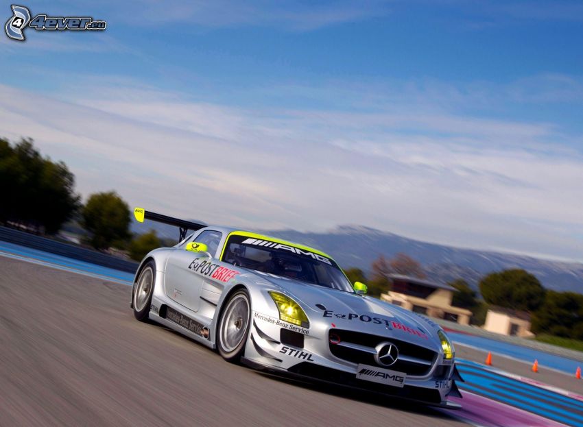 Mercedes-Benz SLS AMG, versenykör, sebesség