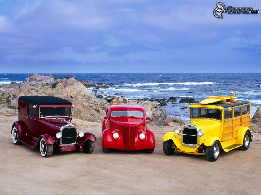 veterán autók, Ford Woody, strand, sziklák a tengerben