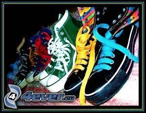színes cipők, kínai tornacipők