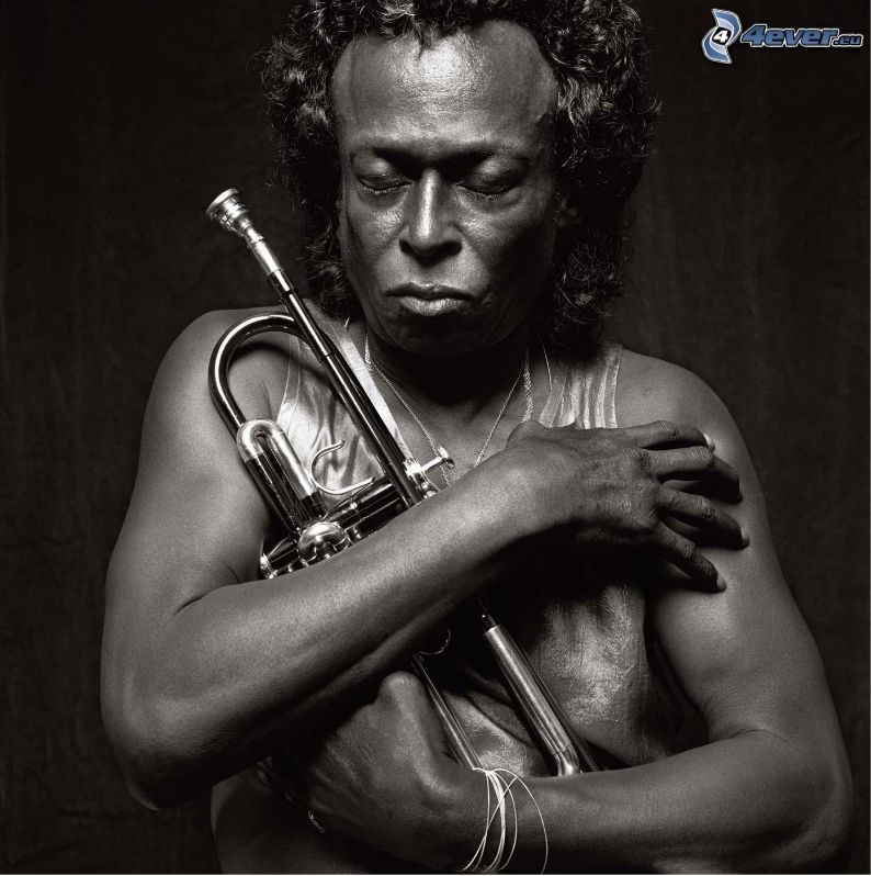 Miles Davis, trombita, fekete-fehér kép