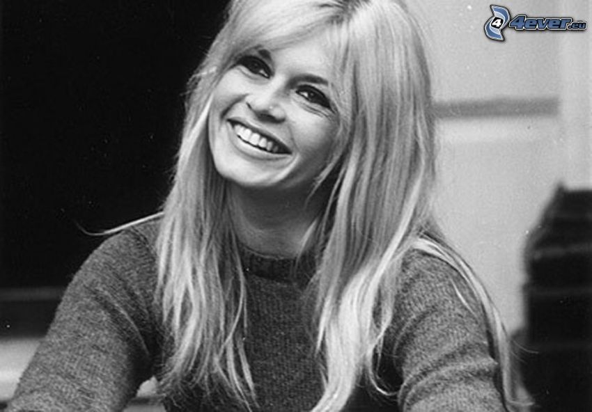 Brigitte Bardot, mosoly, régi fénykép, fekete-fehér kép