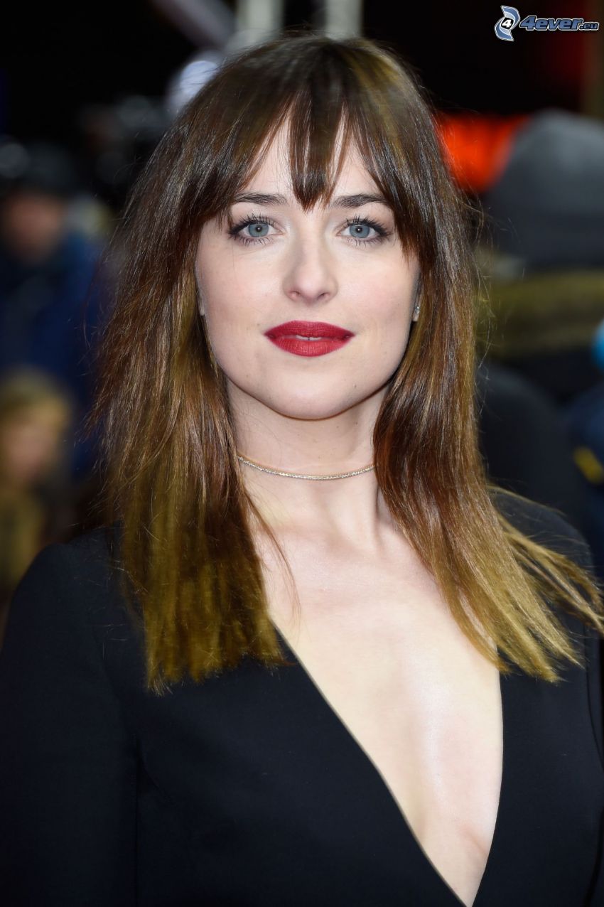 Dakota Johnson, vörös ajkak