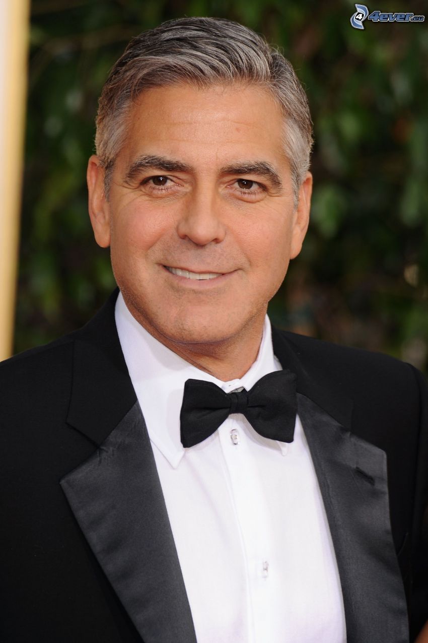 George Clooney, férfi öltönyben