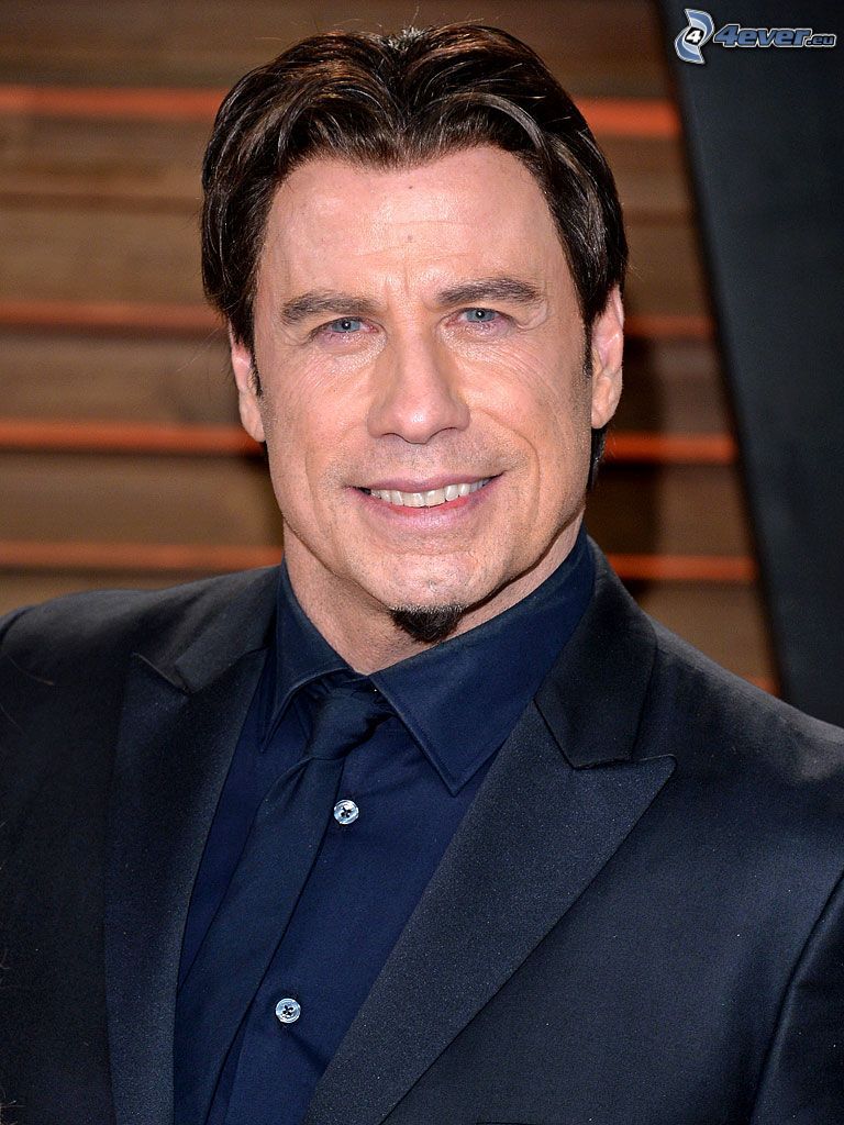 John Travolta, mosoly, férfi öltönyben