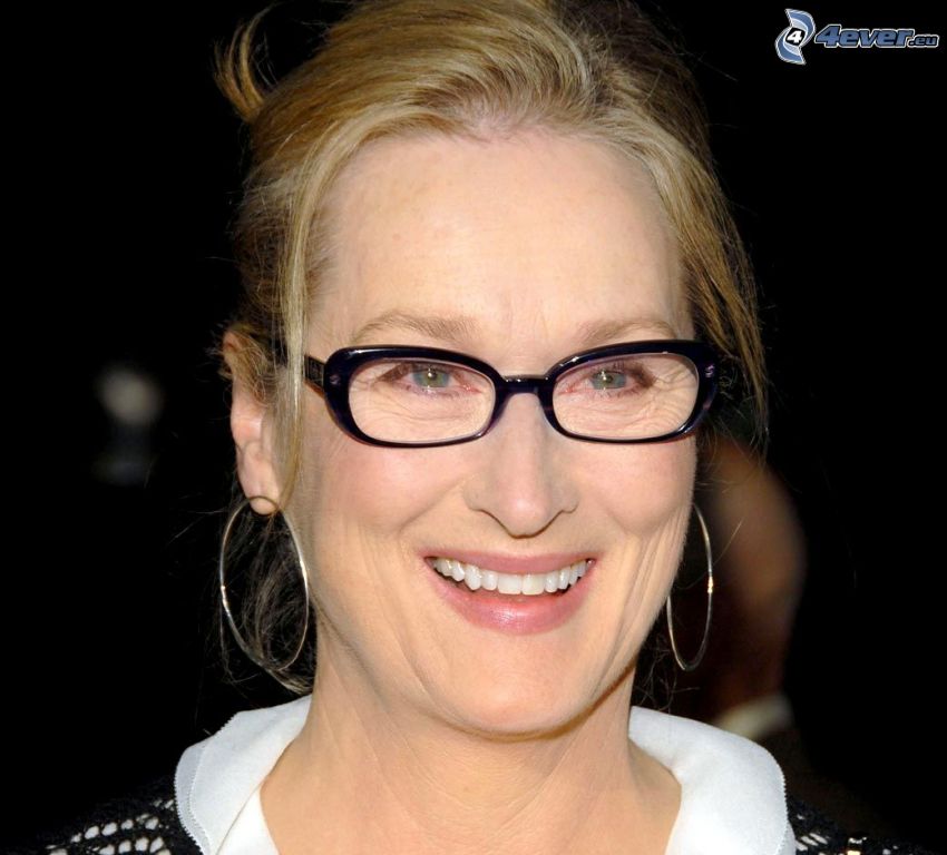Meryl Streep, mosoly, nő szemüvegben