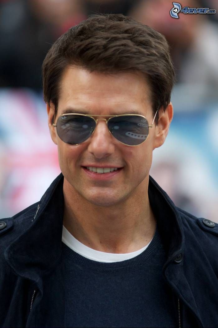 Tom Cruise, férfi szemüvegben, napszemüveg