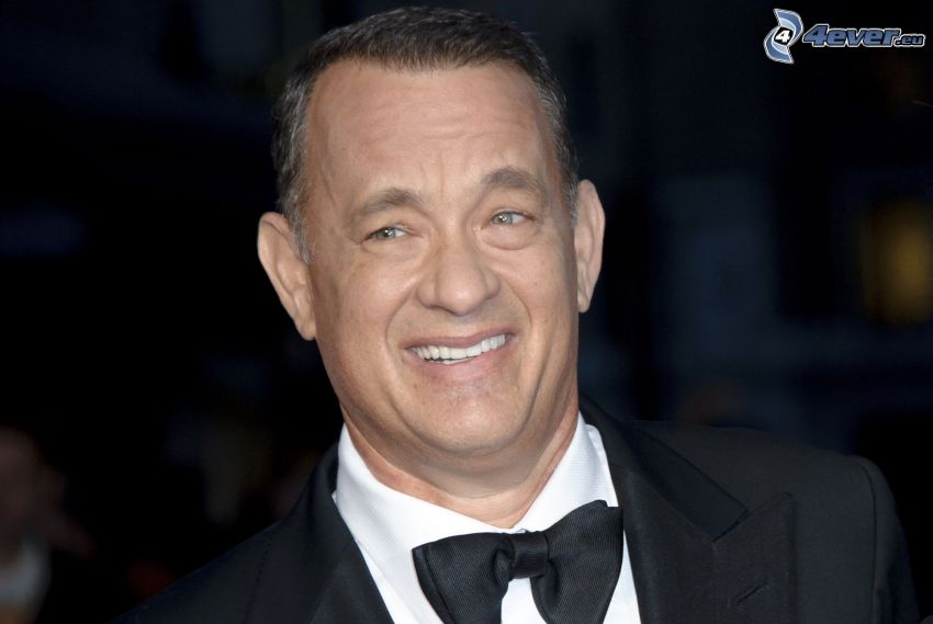 Tom Hanks, férfi öltönyben, mosoly