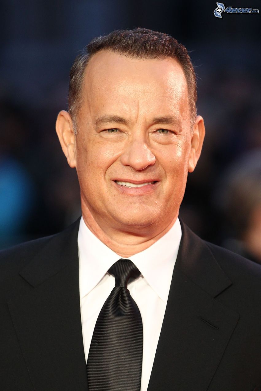 Tom Hanks, mosoly, férfi öltönyben