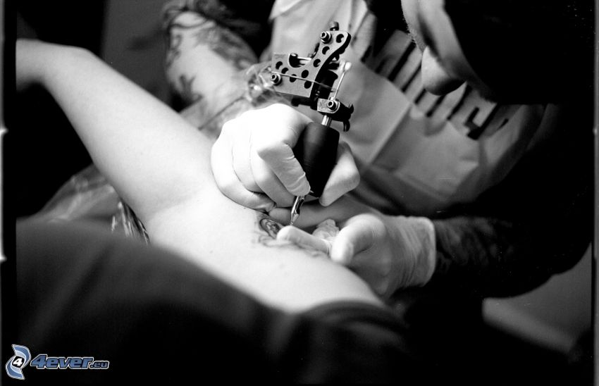 tetováló, tetoválás