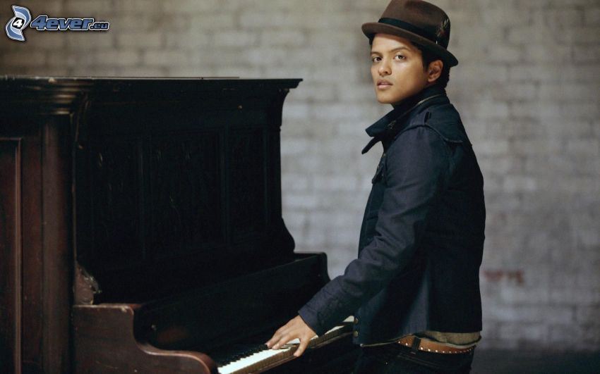Bruno Mars, zongora