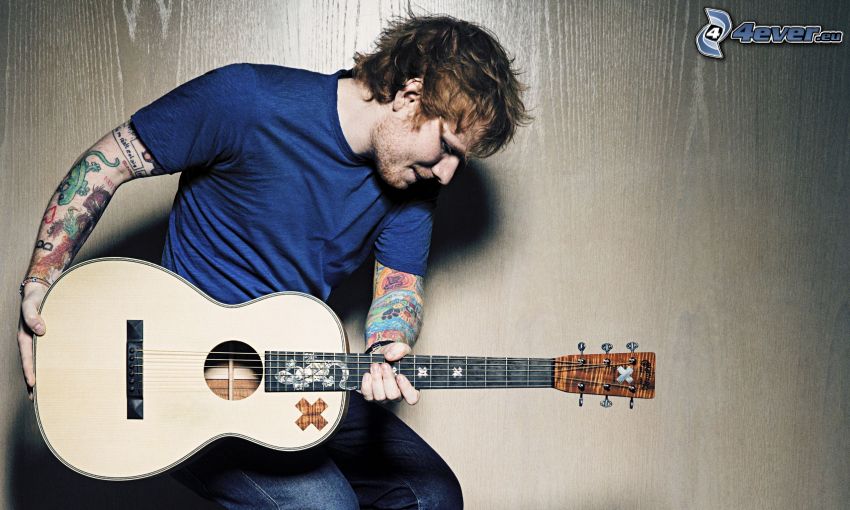 Ed Sheeran, férfi gitárral