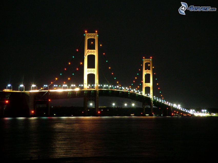 Mackinac Bridge, kivilágított híd, éjszaka