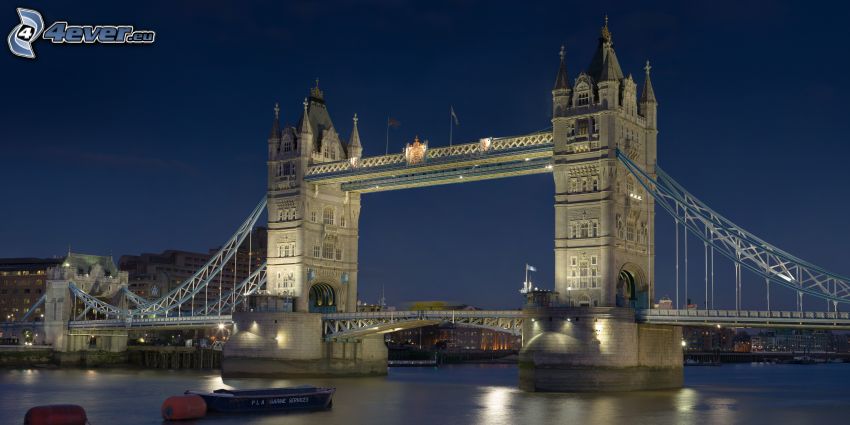 Tower Bridge, kivilágított híd, hajók, Temze, éjszaka