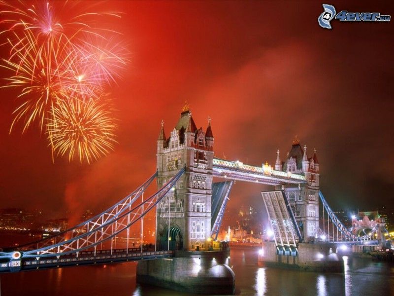Tower Bridge, London, felvonóhíd, tűzijáték, új év