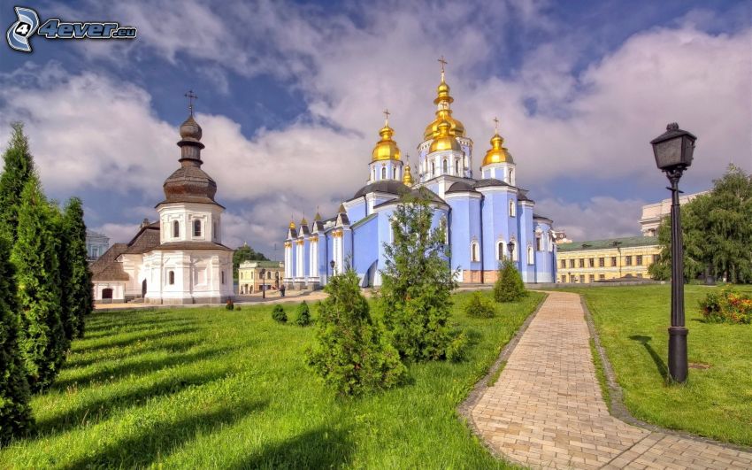 katedrális, kápolna, Ukrajna, járda, zöld, lámpa, felhők