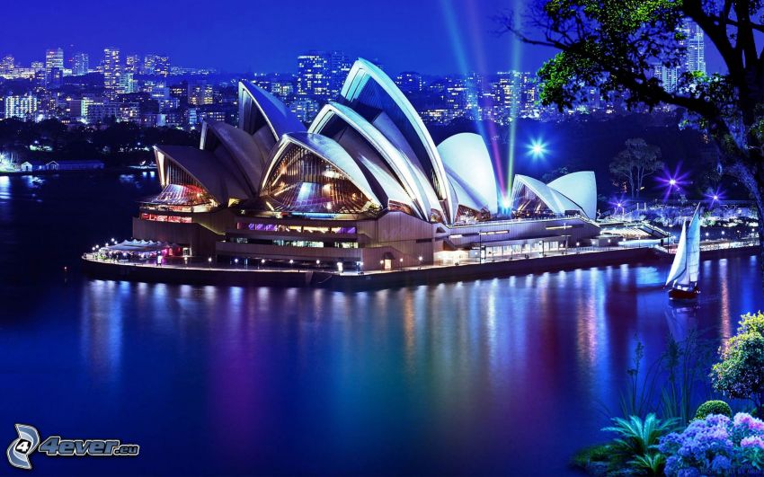 Sydney Opera House, színes megvilágítás, víz