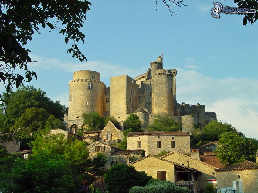 château de Bonaguil, házak